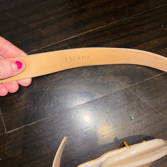 Escada Beige Belt with Pearl Accent - Picture 2 of 10